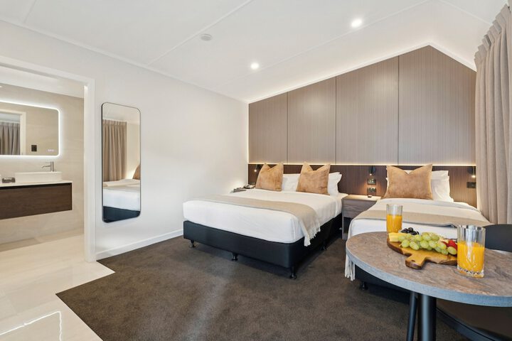 Room 4 of 26