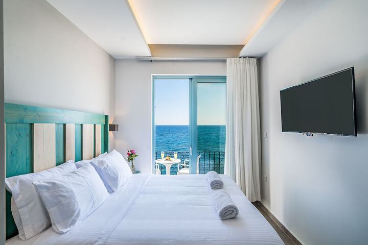 Room 2 of 74
