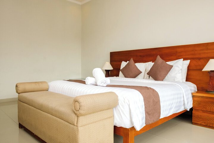 Room 27 of 90