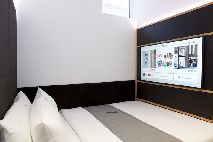 Room 9 of 43