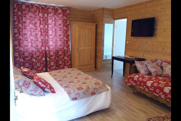 Room 9 of 39