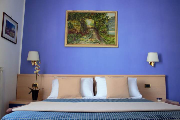 Room 15 of 33