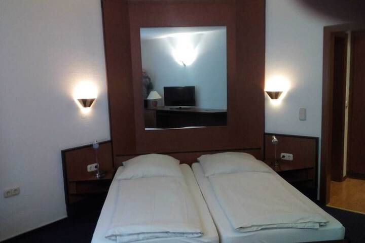Room 5 of 38
