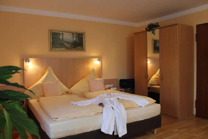 Room 15 of 63