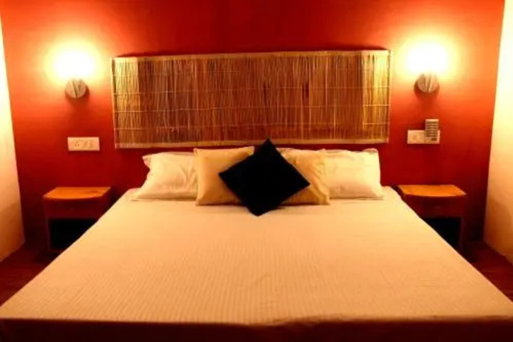Room 3 of 12