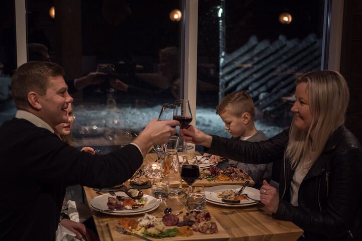 Dining 43 of 74