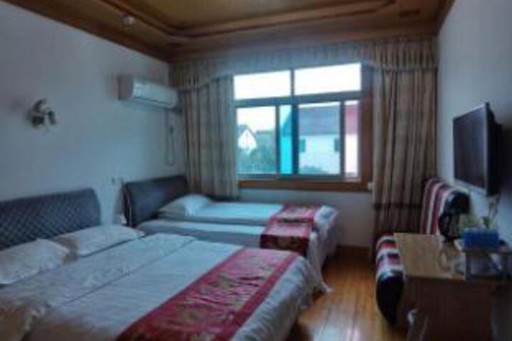 Room 5 of 7
