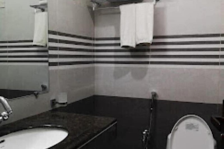 Room 6 of 26