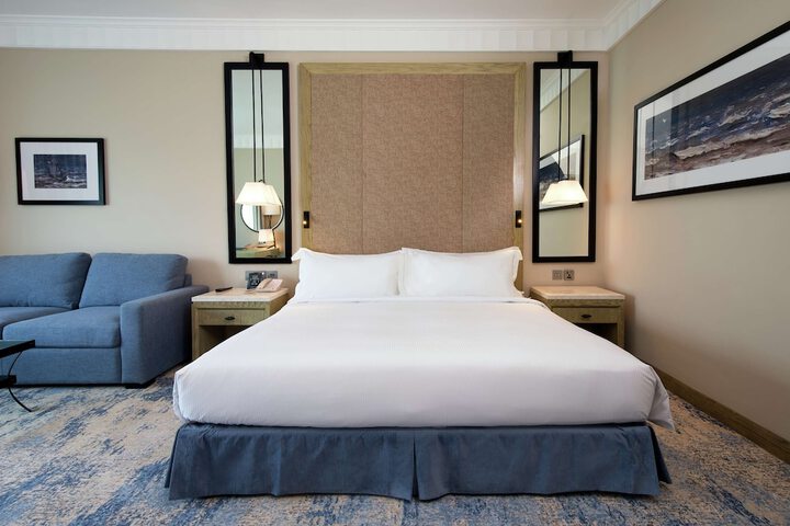 Room 44 of 119
