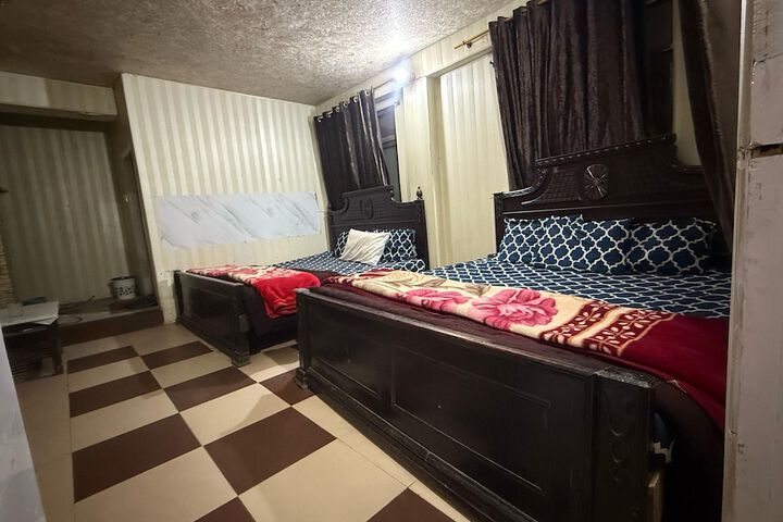 Room 12 of 36