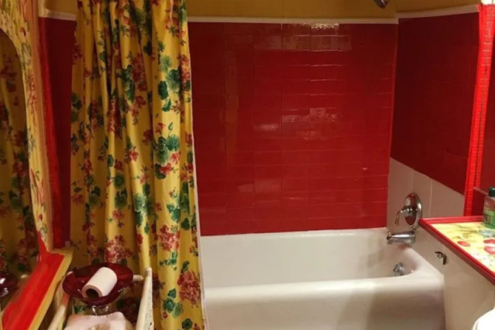 Room 8 of 24