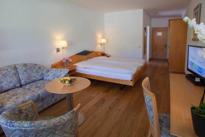 Room 3 of 31