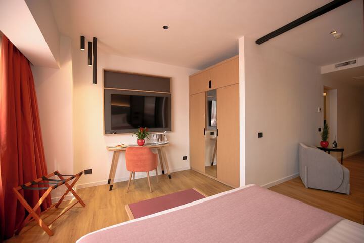 Room 53 of 146