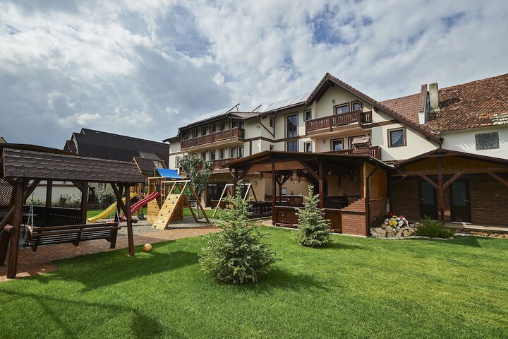 Hotel Exterior 107 of 125