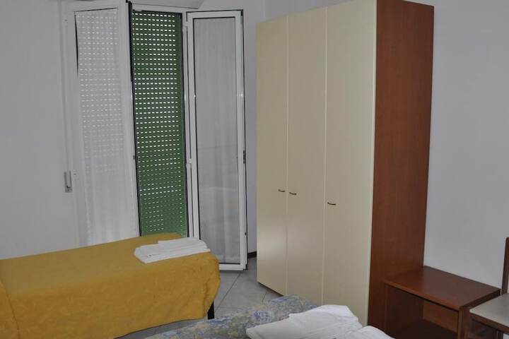 Room 12 of 43