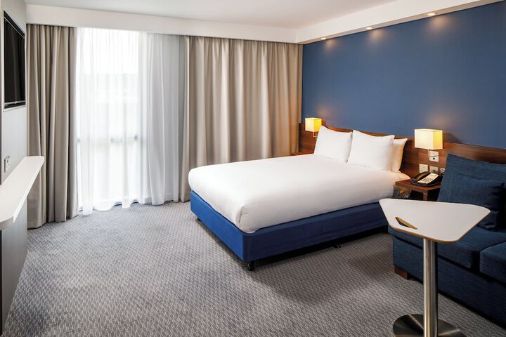 Room 5 of 44