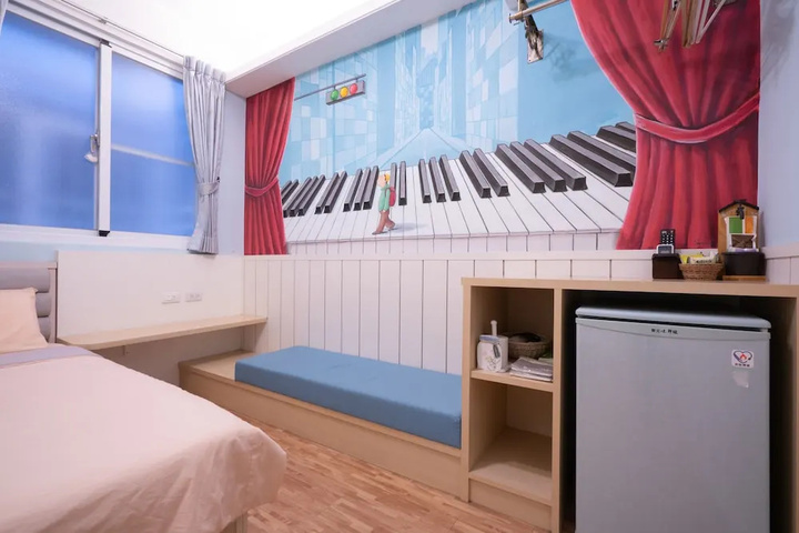 Room 3 of 15