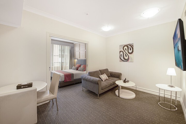 Room 7 of 89