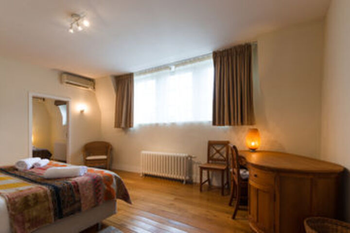 Room 12 of 27