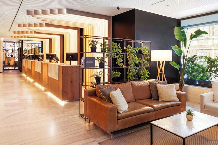 Hotel Interior 4 of 127