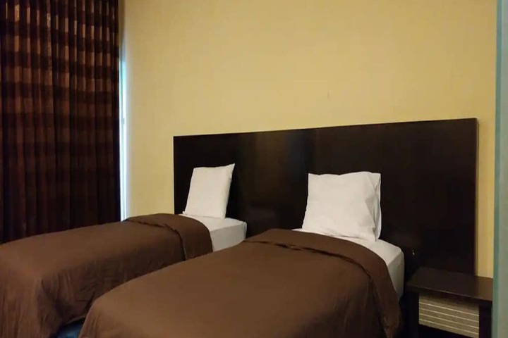 Room 2 of 11