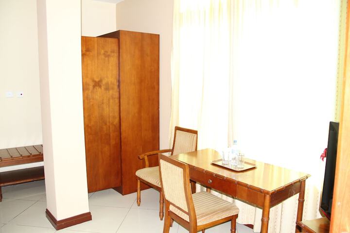 Room 15 of 28