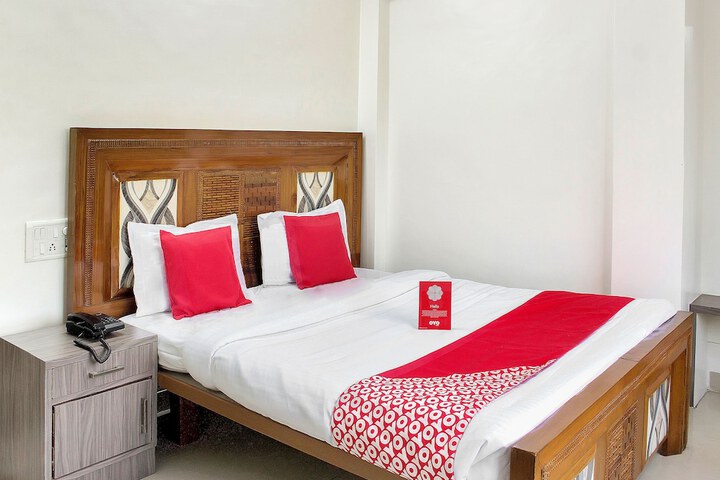 Room 8 of 35
