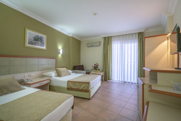 Room 3 of 74