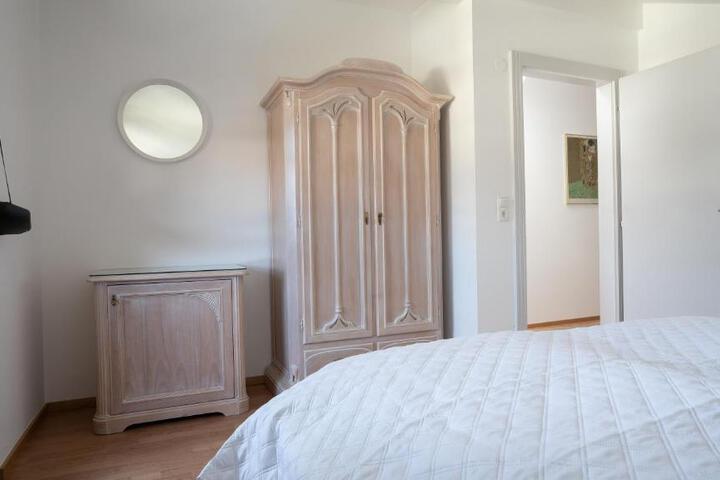 Room 3 of 11