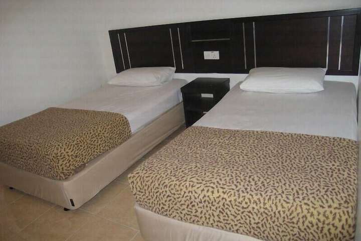 Room 8 of 14