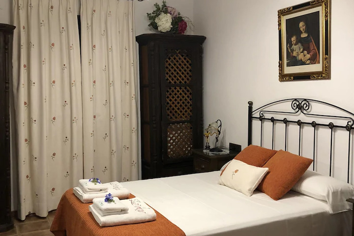 Room 6 of 8