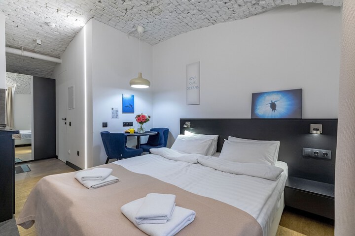 Room 2 of 51