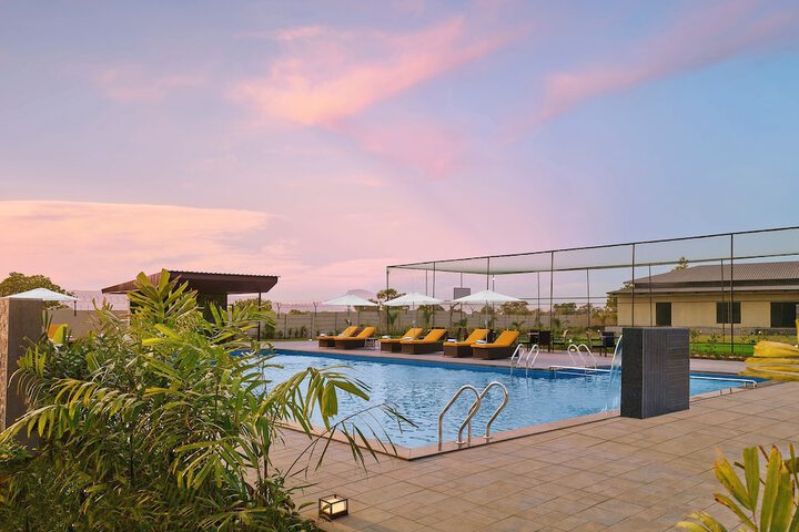 Pool 15 of 23