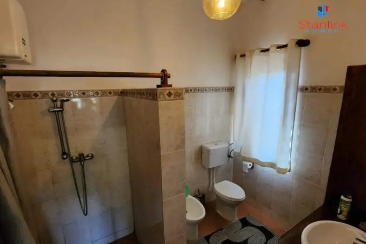 Room 6 of 14