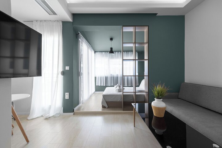 Room 35 of 60