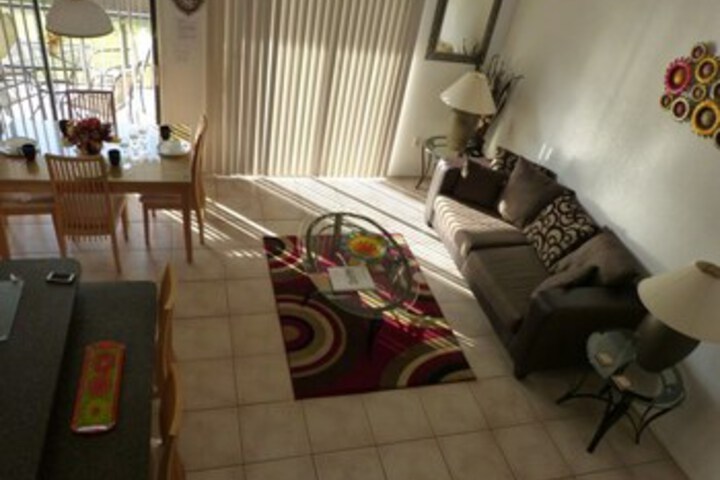 Room 8 of 33