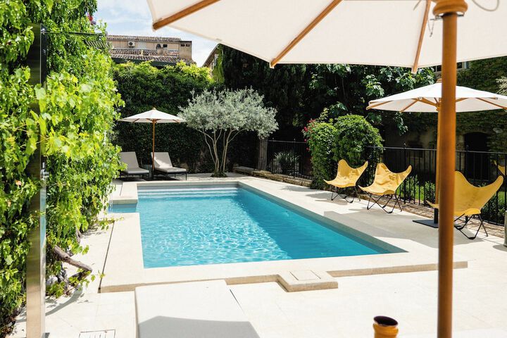 Pool 100 of 138