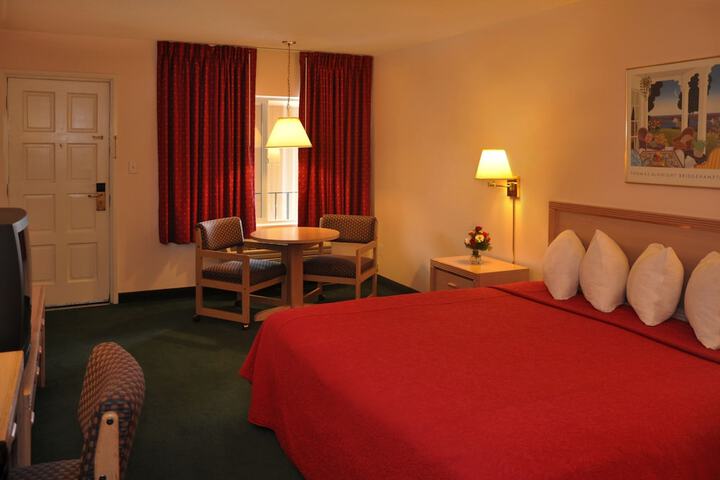 Room 8 of 29