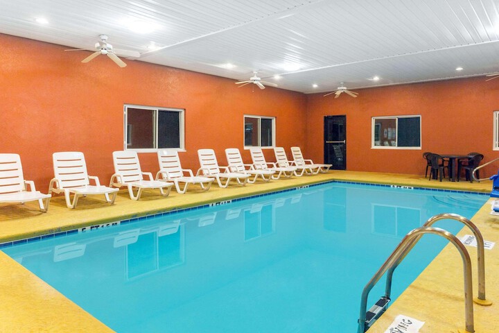 Pools & Facilities