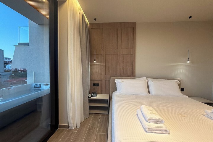Room 155 of 165