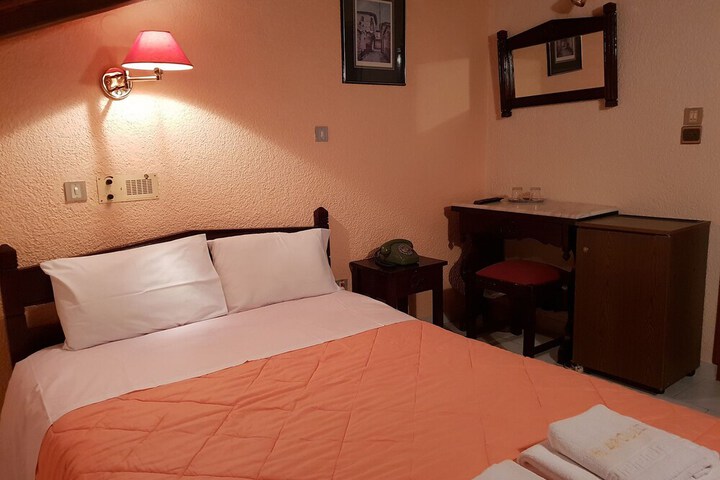 Room 13 of 20