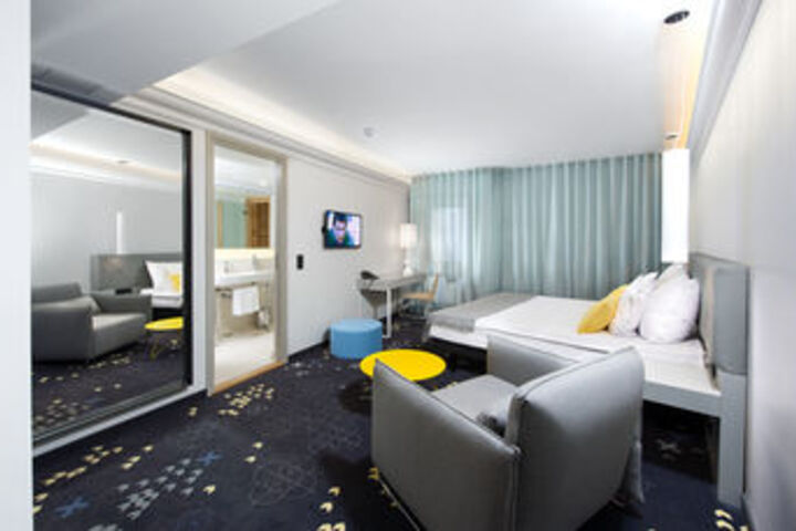Room 43 of 73