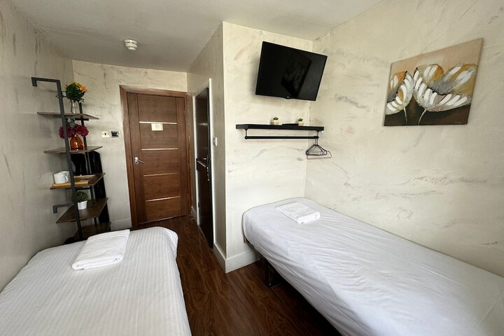 Room 142 of 234