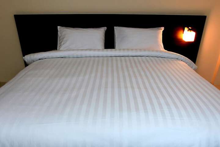 Room 13 of 27