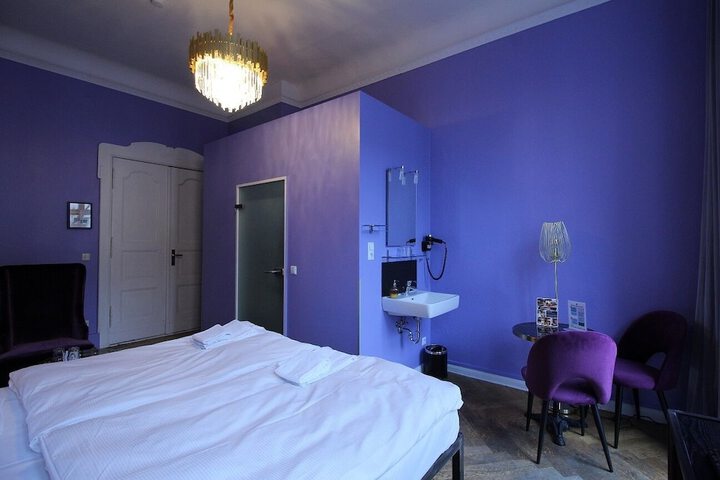 Room 18 of 47