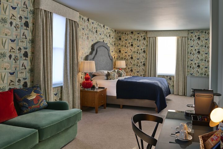Room 9 of 62
