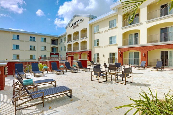 Hotel Exterior 42 of 46