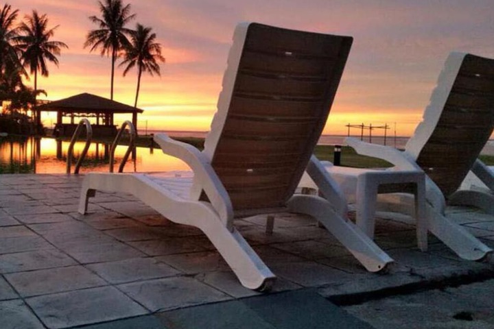 Sundeck 83 of 99