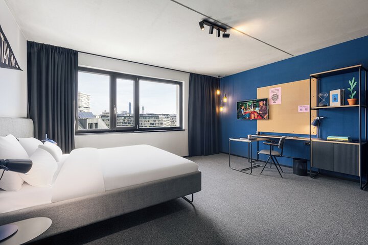 Room 36 of 146