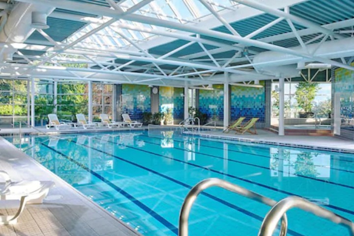 Hotel Pool